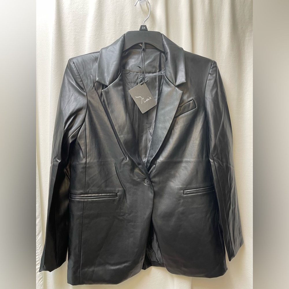 Elegant Black Faux Leather Women's Blazer